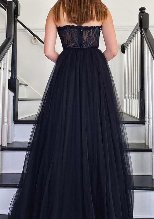 Robe de bal longue en tulle, bustier et décolleté en cœur, avec appliqués